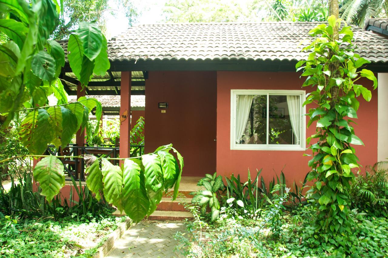 Отель Baan Chumphon Pathio Экстерьер фото