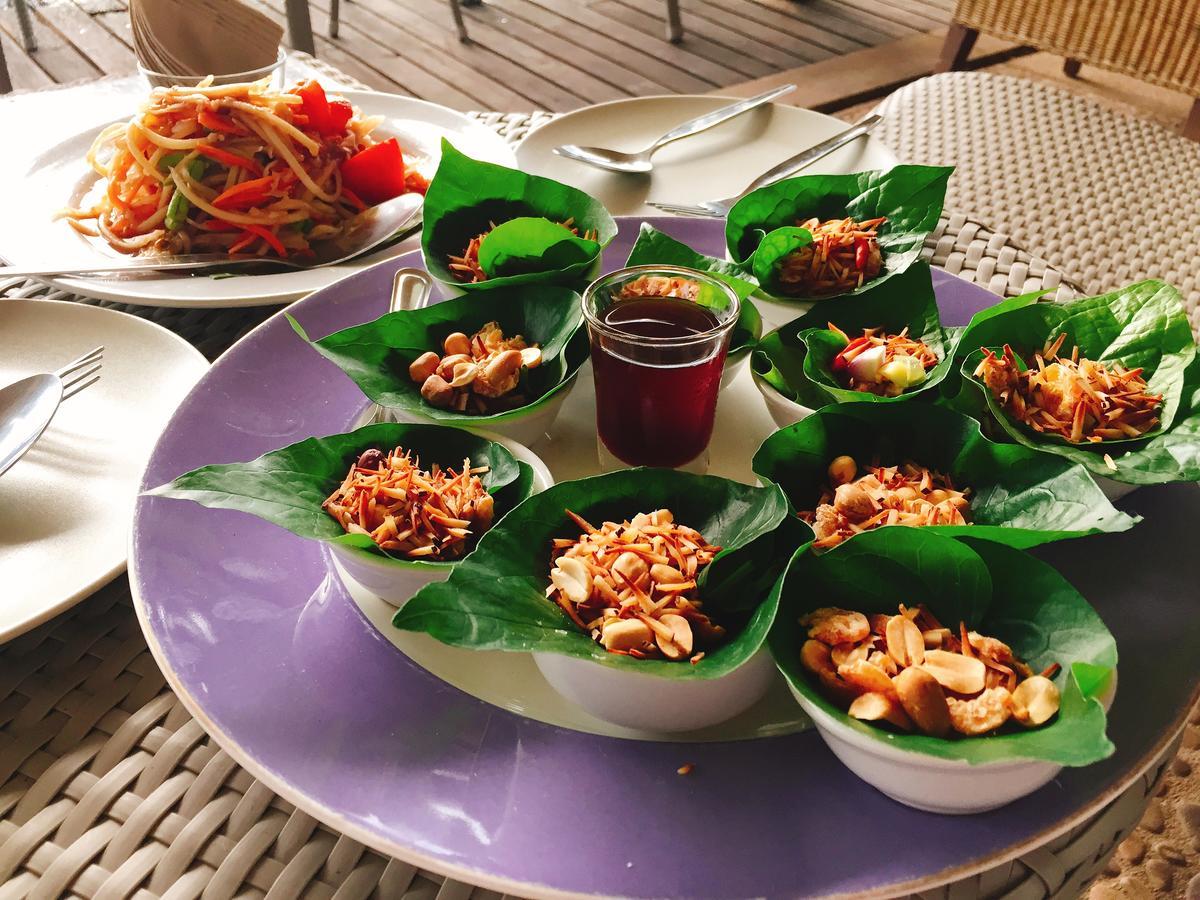 Отель Baan Chumphon Pathio Экстерьер фото